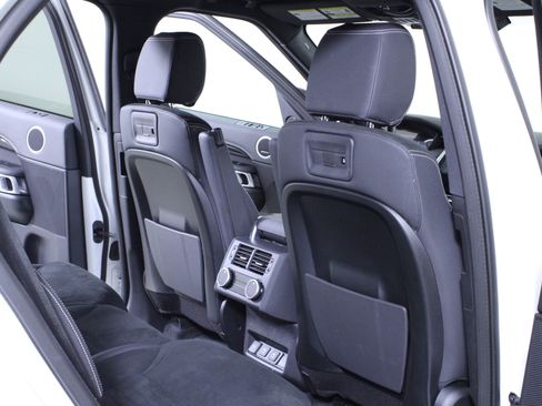 Used 2023 Land Rover Discovery S R-Dynamic image 14