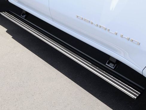 New 2026 GMC Sierra 3500 Denali Ultimate AWD/4WD image 9
