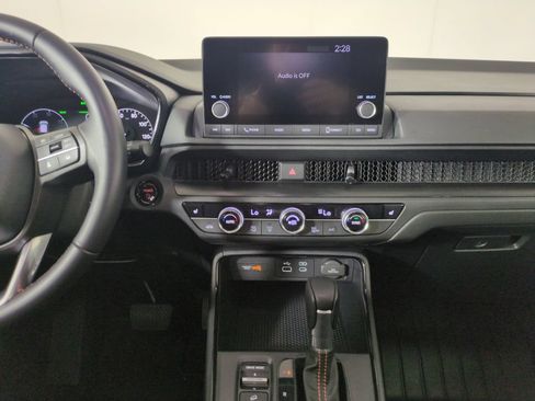 Used 2025 Honda CR-V Sport image 17