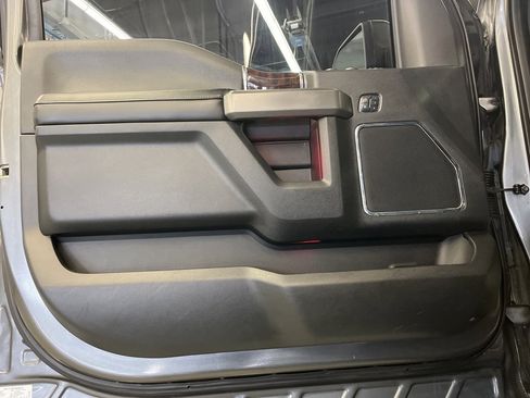 Used 2015 Ford F150 Platinum w/ Equipment Group 701A Luxury image 13