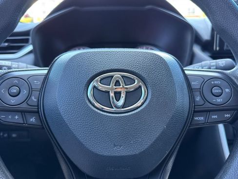 Used 2021 Toyota RAV4 XLE w/ Carpet Mat Package (TMS) AWD/4WD image 28