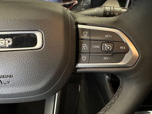 Used 2024 Jeep Compass Limited AWD/4WD image 12