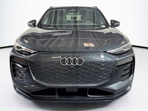 New 2027 Audi Q6 e-tron Premium image 2