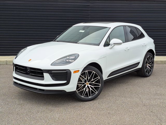 Used 2026 Porsche Macan AWD/4WD image 1