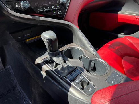 Used 2021 Toyota Camry XSE FWD image 13