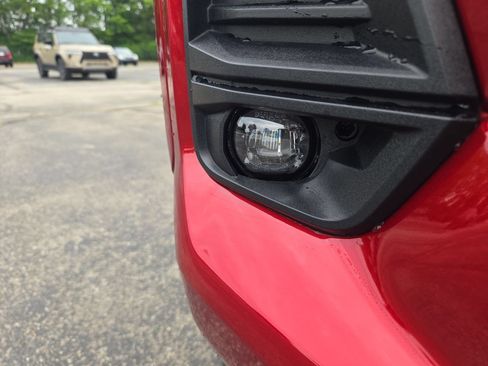 Used 2024 Chevrolet Colorado LT w/ LT Convenience Package III AWD/4WD image 11