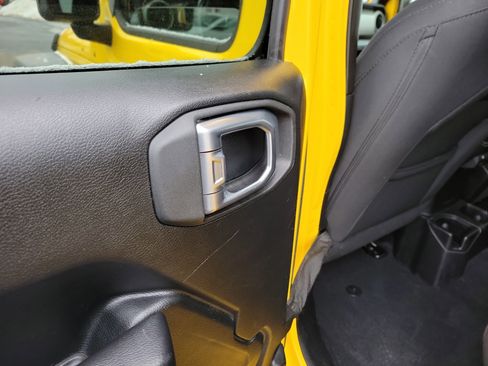 Used 2019 Jeep Wrangler Unlimited Sport S image 13