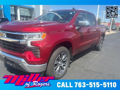 Used 2022 Chevrolet Silverado 1500 LT AWD/4WD image 1