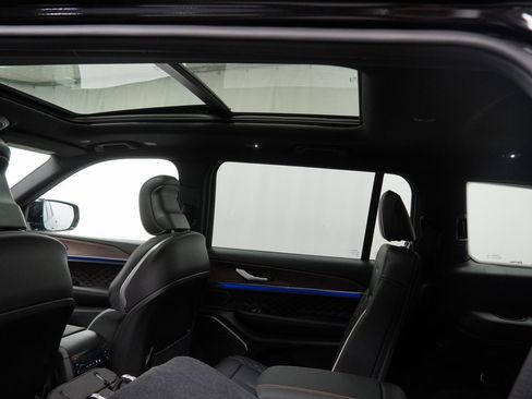 New 2025 Jeep Grand Cherokee L Summit image 19