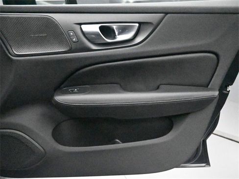 Certified 2024 Volvo V60 B5 Cross Country Plus image 28