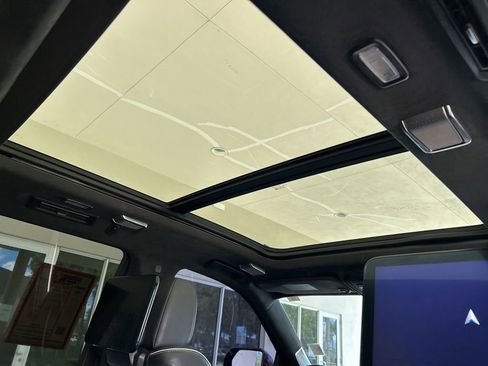 Used 2021 Cadillac Escalade Sport Platinum RWD image 37