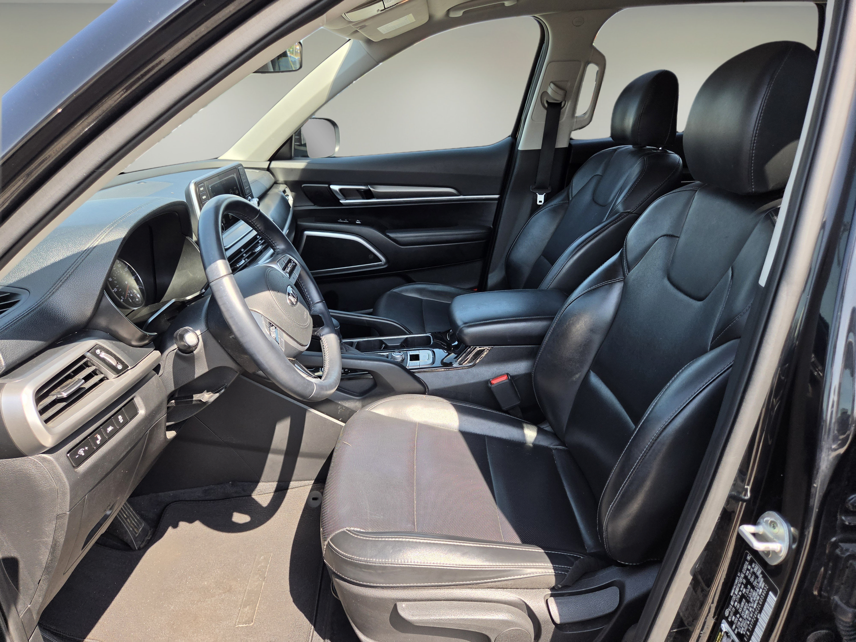 Used 2020 Kia Telluride LX FWD image 10