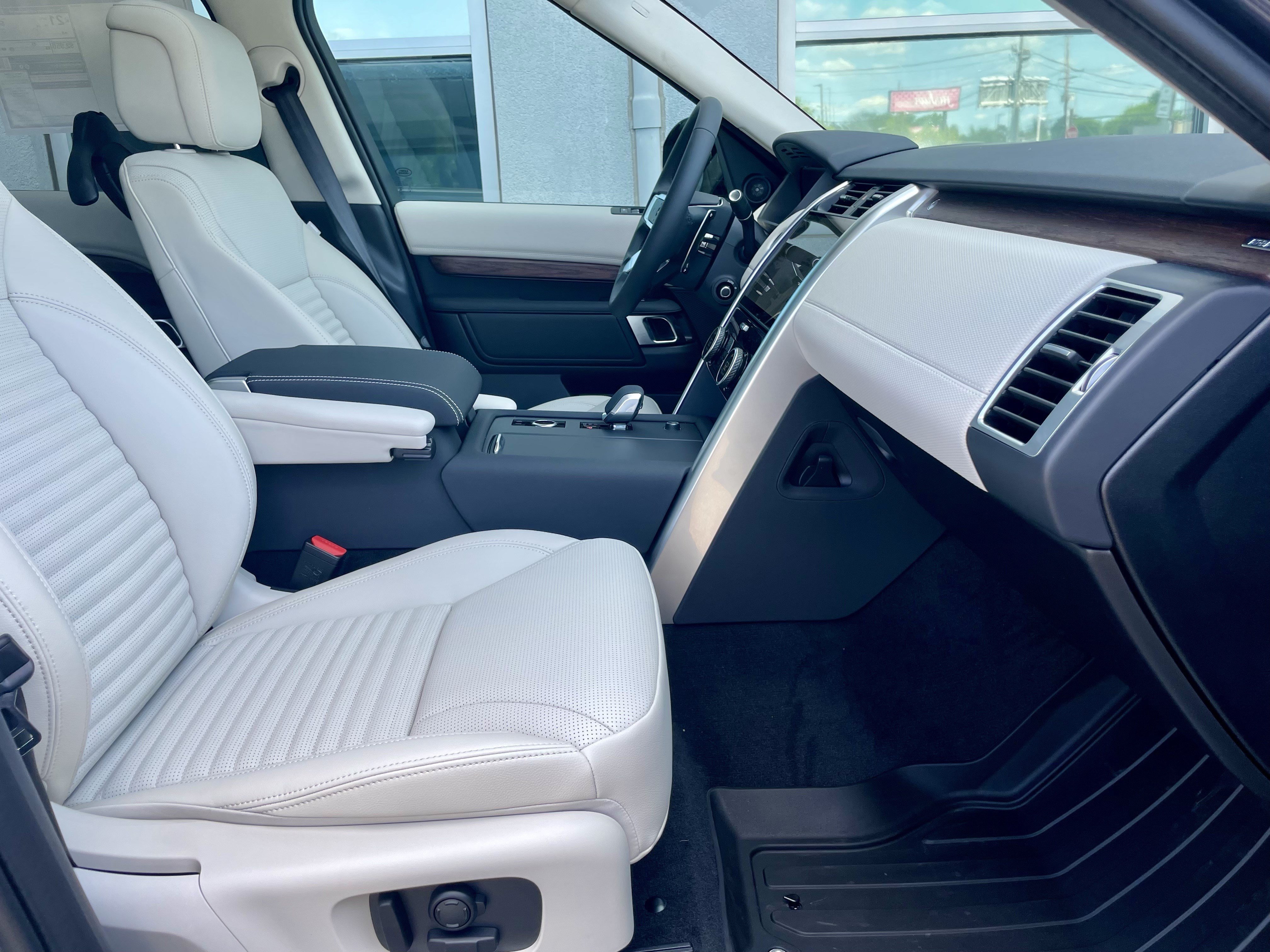 New 2026 Land Rover Discovery Dynamic SE AWD/4WD image 15