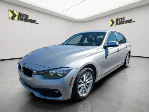 Used 2017 BMW 320i Sedan image 7