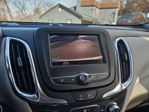 Used 2023 Chevrolet Equinox LS image 19