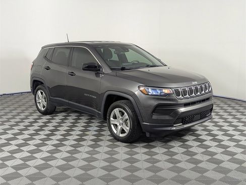 Used 2023 Jeep Compass Sport image 4