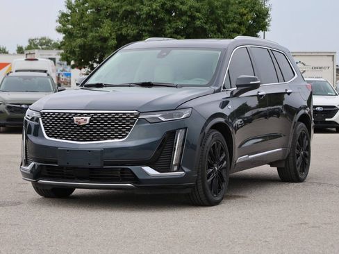 Used 2022 Cadillac XT6 Premium Luxury w/ Technology Package AWD/4WD image 6