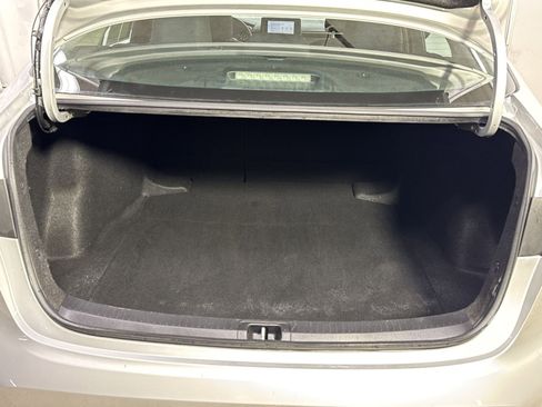 Used 2023 Toyota Corolla LE image 29