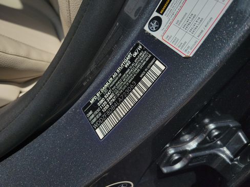 Used 2020 Mercedes-Benz E 350 Sedan image 27