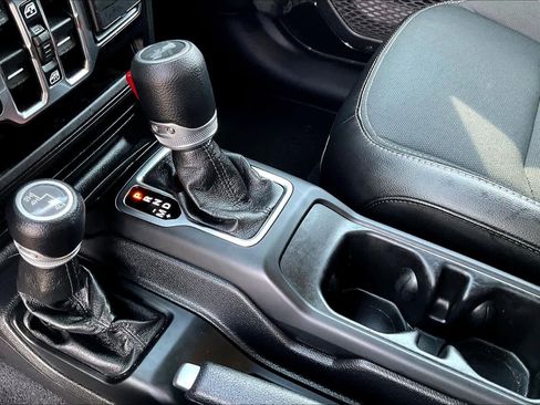 Used 2021 Jeep Wrangler Unlimited Sport image 14