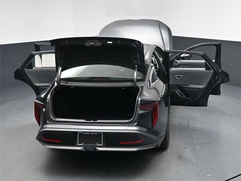 New 2025 Kia K4 LXS image 16