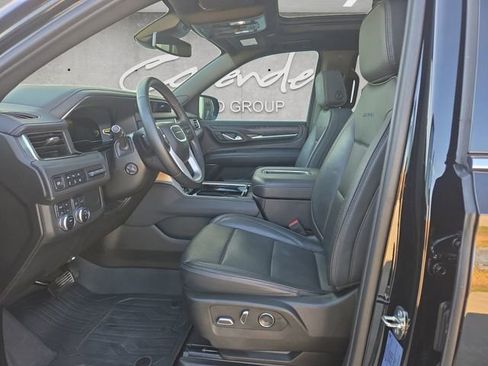 Used 2024 GMC Yukon XL Denali image 19