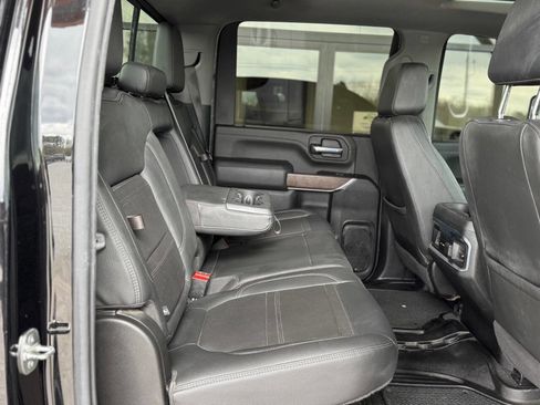 Used 2022 GMC Sierra 2500 Denali w/ Denali Black Diamond Edition image 16