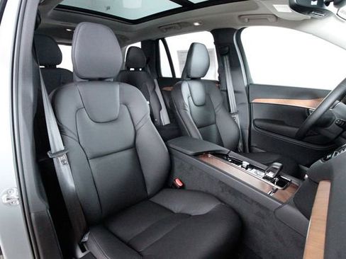 Certified 2025 Volvo XC90 B6 Plus w/ Protection Package Premier image 24