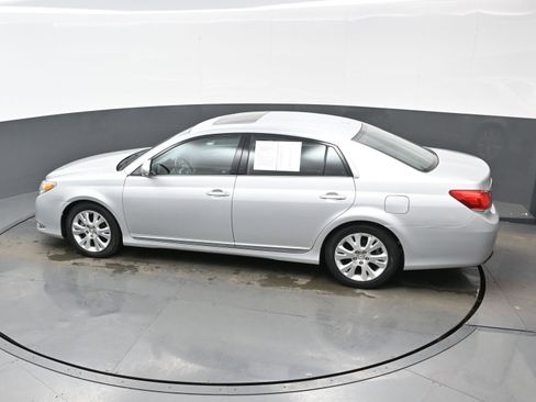 Used 2012 Toyota Avalon image 32