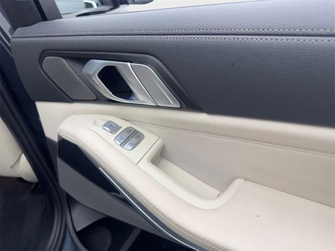 Used 2022 BMW X7 xDrive40i w/ M Sport Package image 48