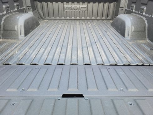 New 2026 GMC Sierra 1500 SLT image 12