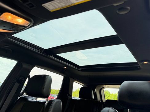 Used 2019 Jeep Grand Cherokee Limited w/ Luxury Group II AWD/4WD image 22