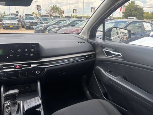 Used 2026 Kia Sportage LX FWD image 32