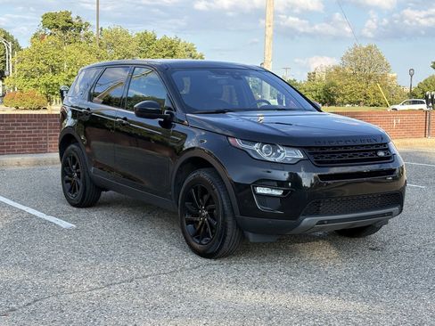 Used 2017 Land Rover Discovery Sport HSE AWD/4WD image 5