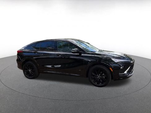 Used 2025 Buick Envista Sport Touring image 2