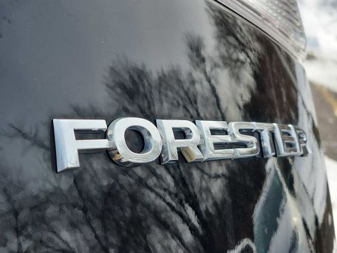 Used 2023 Subaru Forester Premium image 30