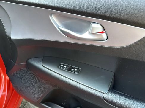 Used 2023 Kia Forte LXS w/ LXS Technology Package FWD image 20