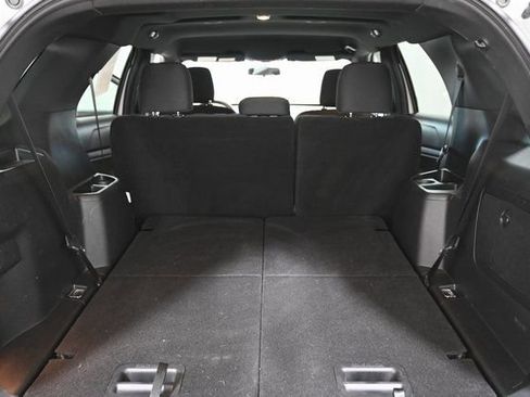 Used 2019 Ford Explorer XLT w/ Class III Trailer Tow Package image 33