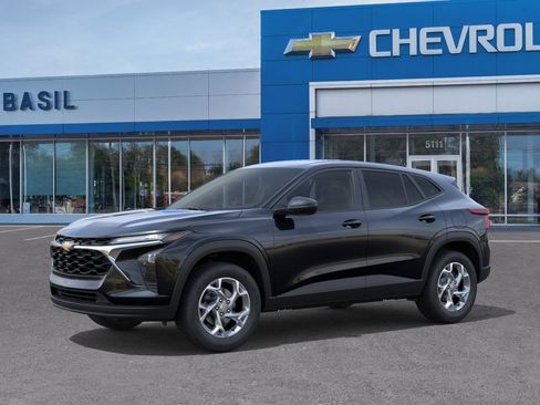 New 2026 Chevrolet Trax LS w/ LS Convenience Package FWD image 2