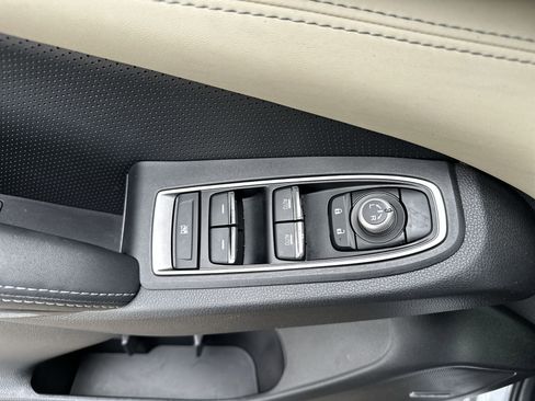 Used 2022 Subaru Ascent Limited w/ Technology Package image 15