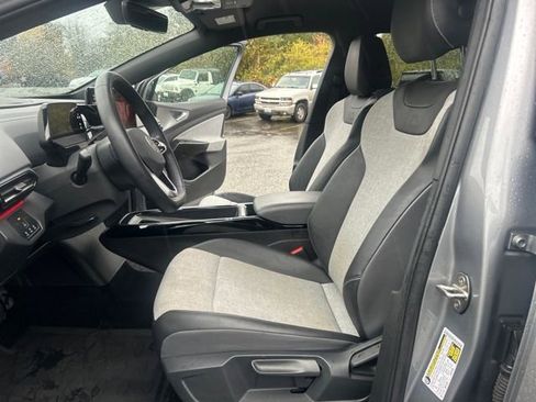 Used 2023 Volkswagen ID.4 Pro image 16