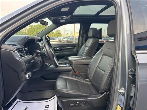 Used 2022 GMC Yukon XL Denali w/ Denali Ultimate Package image 14