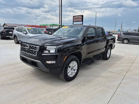 Used 2022 Nissan Frontier SV AWD/4WD image 2