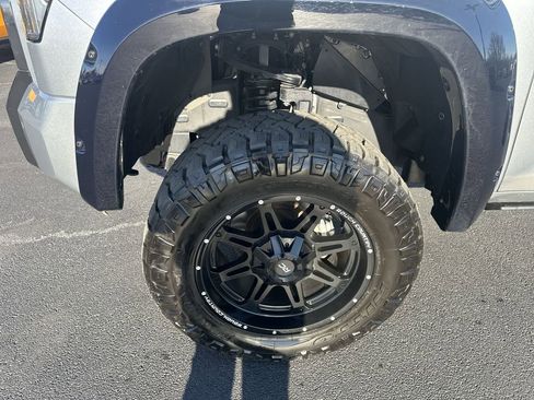 Used 2023 Toyota Tundra Platinum image 16
