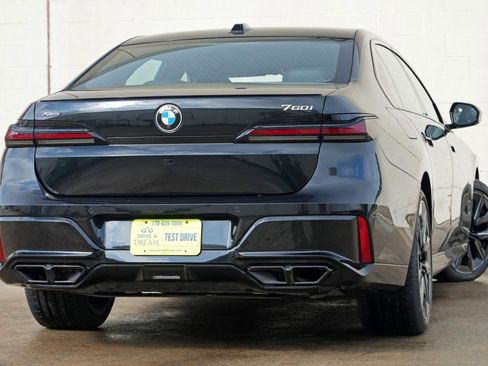 Used 2023 BMW 760i xDrive AWD/4WD image 4