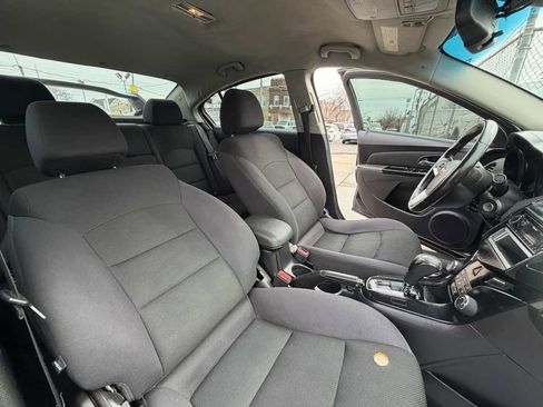 Used 2014 Chevrolet Cruze LT image 24