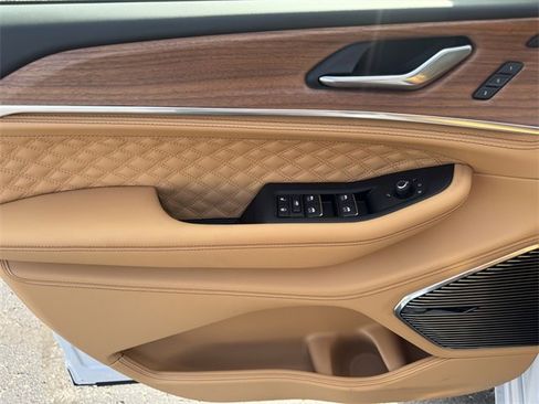 New 2025 Jeep Grand Cherokee Summit image 21