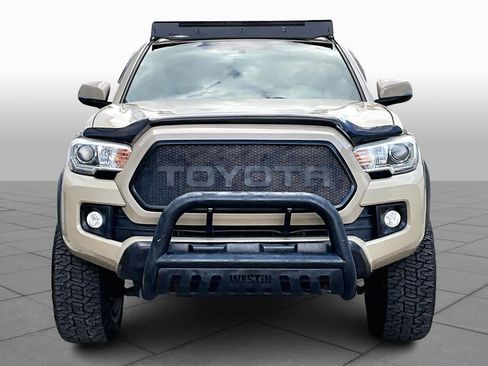Used 2016 Toyota Tacoma TRD Off-Road w/ Towing Package image 4