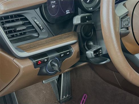 Used 2020 Porsche 911 Carrera 4 image 7