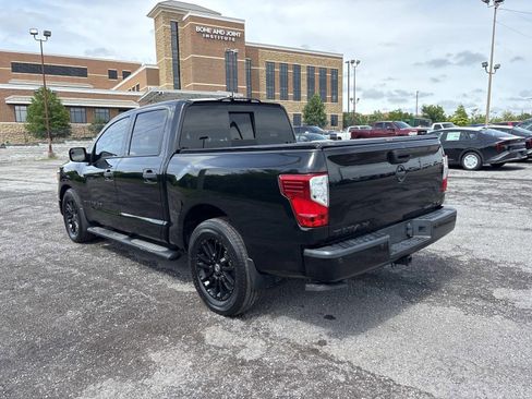 Used 2019 Nissan Titan SV w/ SV Convenience Package RWD image 5